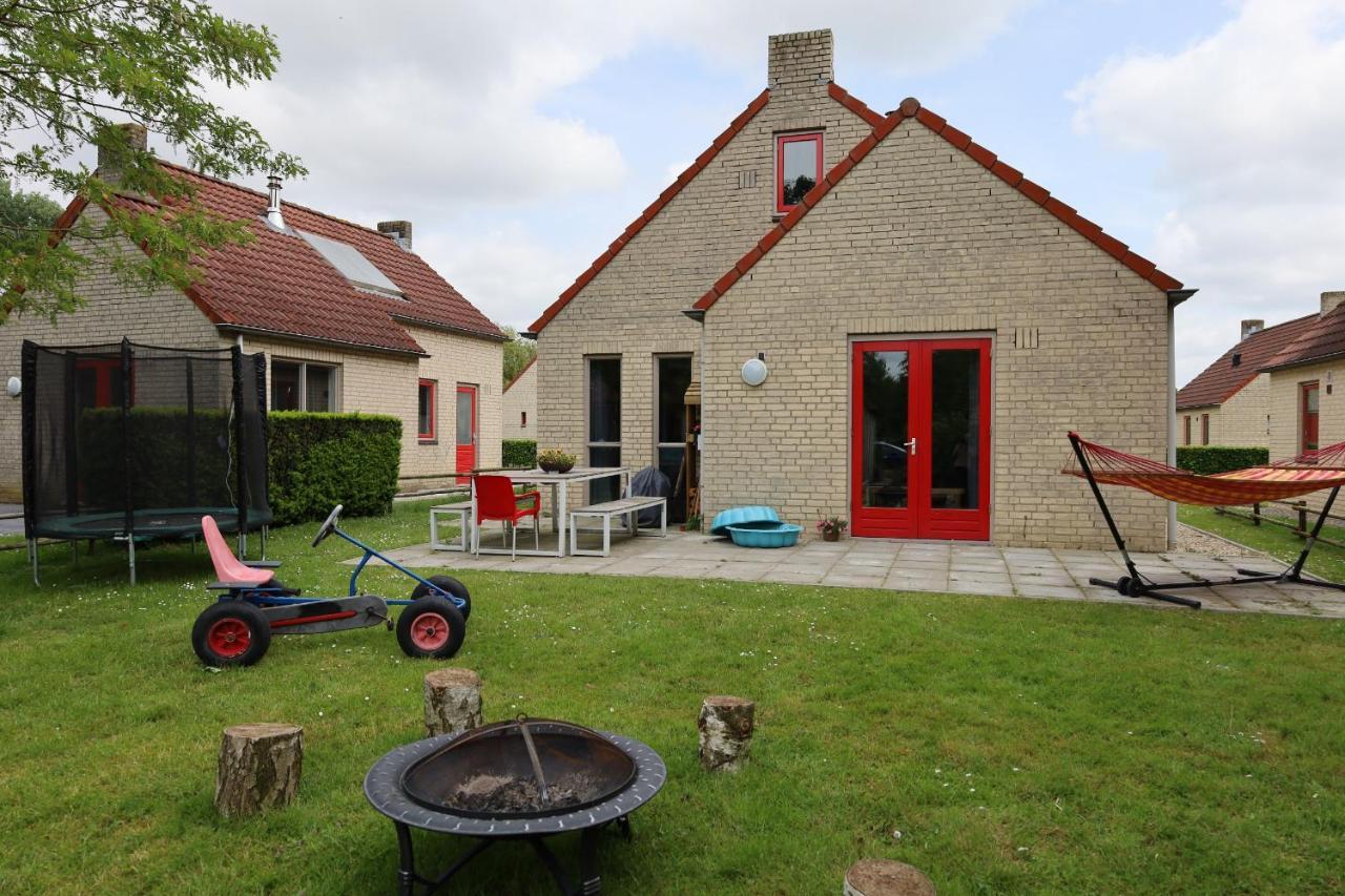 7 Person House With Garden, Firepit, Swimming Lake, Hammock, Child Friendly, In- And Outside Playground, Slide, And Great Coffee Ewijk Dış mekan fotoğraf