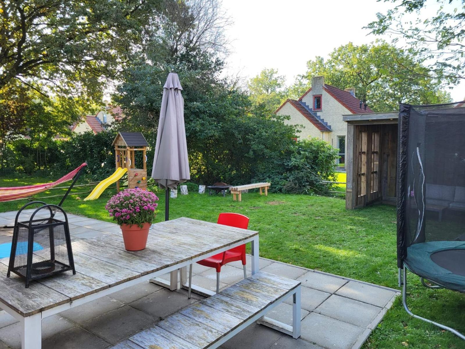 7 Person House With Garden, Firepit, Swimming Lake, Hammock, Child Friendly, In- And Outside Playground, Slide, And Great Coffee Ewijk Dış mekan fotoğraf